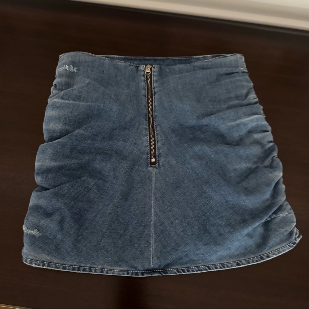 Retrofête Blue Ruched Denim Mini Skirt – Size S – NWOT - Picture 3 of 7